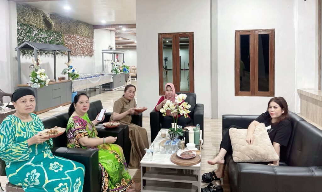 Sahur Bareng Bersama, Hj Yusdiana Hakim: Tetap Jaga Kondusifitas