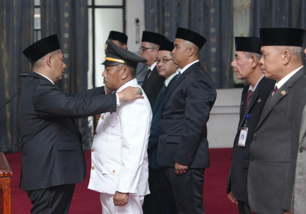Sembilan Pejabat Pangku Tugas Baru di HST, Bupati Rizal: Jadilah Pembaharu dan Bukan Pengekor