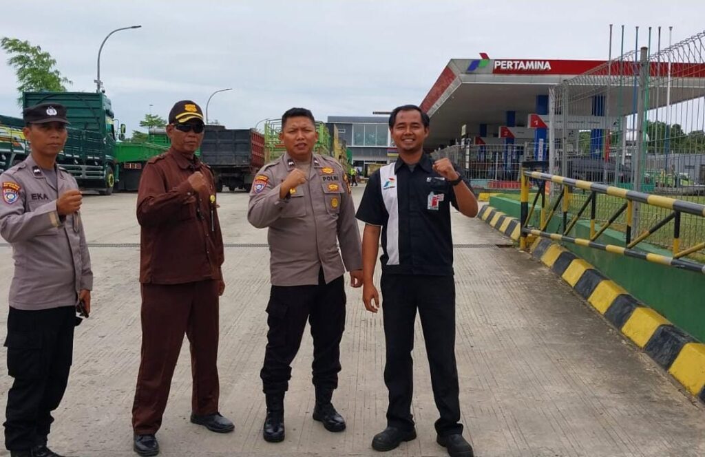 Satuan Binmas Polresta Balikpapan Gelar Himbauan Harkamtibmas di SPBU Km 13 Balikpapan Utara