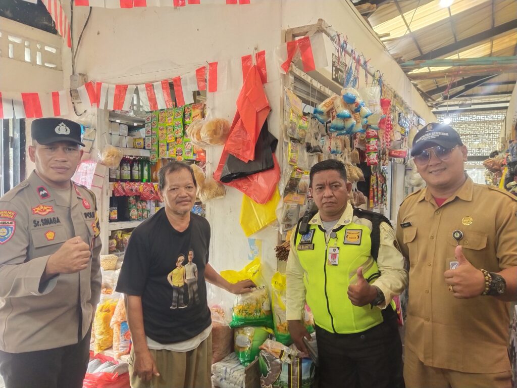 Polresta Balikpapan Kawal Gerakan Pangan Murah, Warga Dapatkan Beras SPHP Sesuai HET