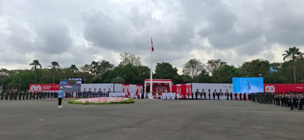 Walikota Balikpapan Pimpin Upacara Penaikan Sang Saka Merah Putih, Walau Cuaca agak Kurang Bersahabat