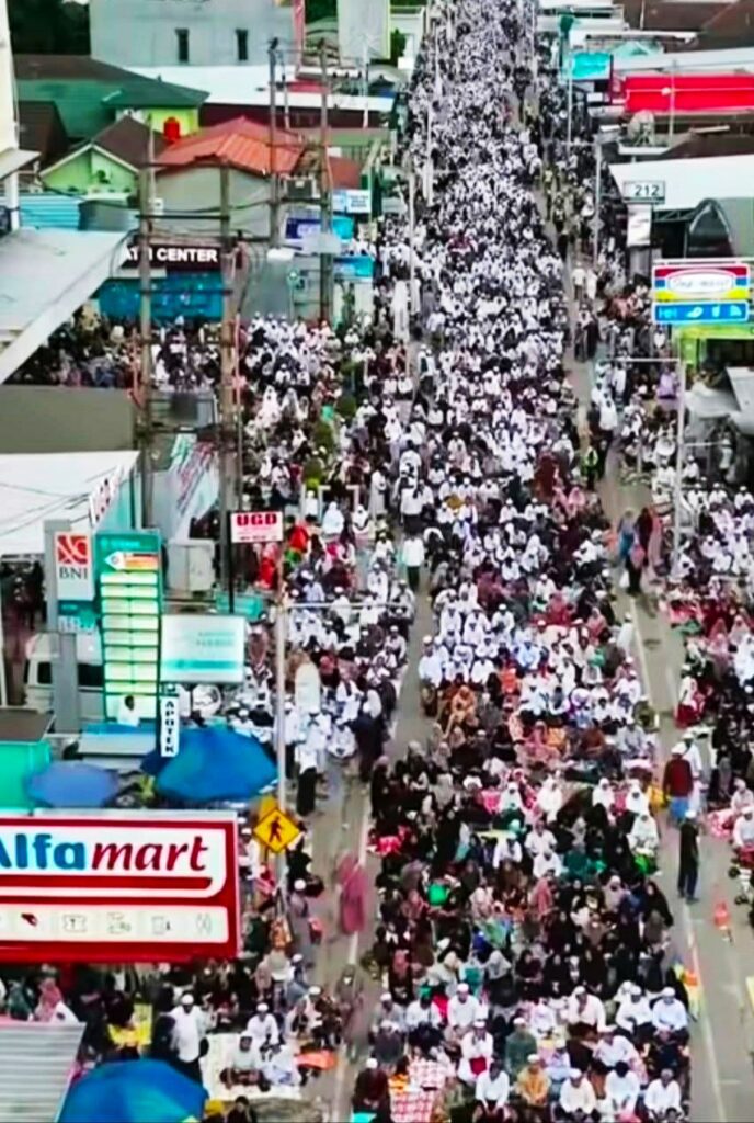 Kota Martapura Padat Manusia, BPS Prediksikan 6 Juta Jamaah Ikuti Momen 5 Rajab Sekumpul?