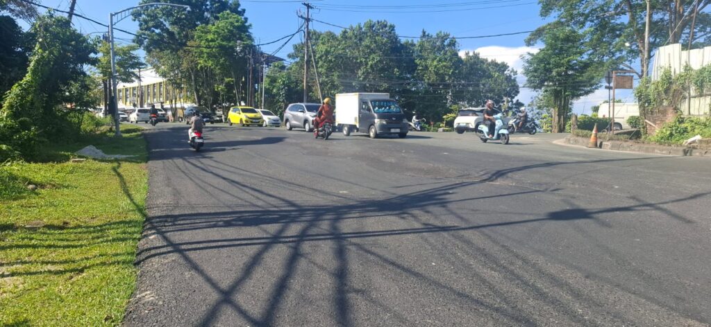 Jangan Tunggu Kecelakaan, Jalan Ambles di Simpang Syarifudin Yoes–BjBj Ditambal Sementara