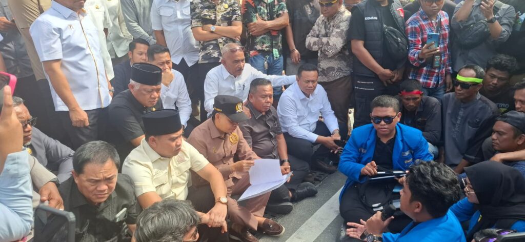 Mahasiswa dan Sopir Truk Desak DPRD Balikpapan Atasi Krisis Solar Subsidi