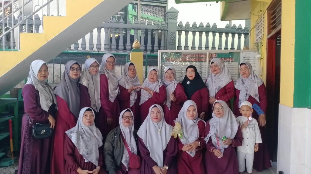 Majelis Taklim Muslimah Al Ikhlas Gunung Polisi Gelar Peringatan Maulid Nabi Muhammad SAW