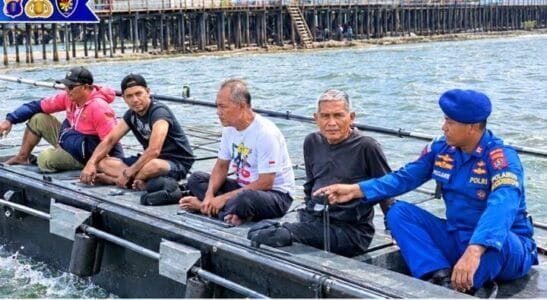 Polisi Sahabat Masyarakat, Ditpolairud Polda Kaltim Sambangi Warga Pesisir Manggar dan Klandasan Ulu