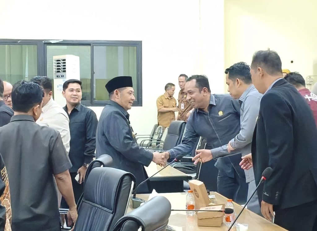 Bupati HST Menjawab PU Fraksi DPRD, Semua Saran dan Masukan Jadi Bahan Penyempurnaan Raperda